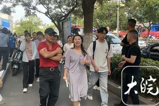 经纪人：梅雷特会继续留队，那不勒斯100%会行使优先续约条款